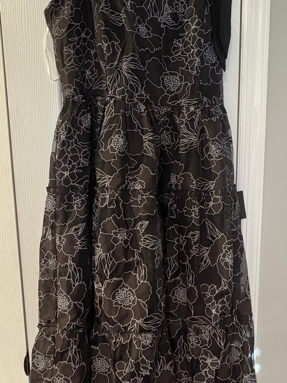 Lulu's Black Sleeveless Floral Dress NWT
